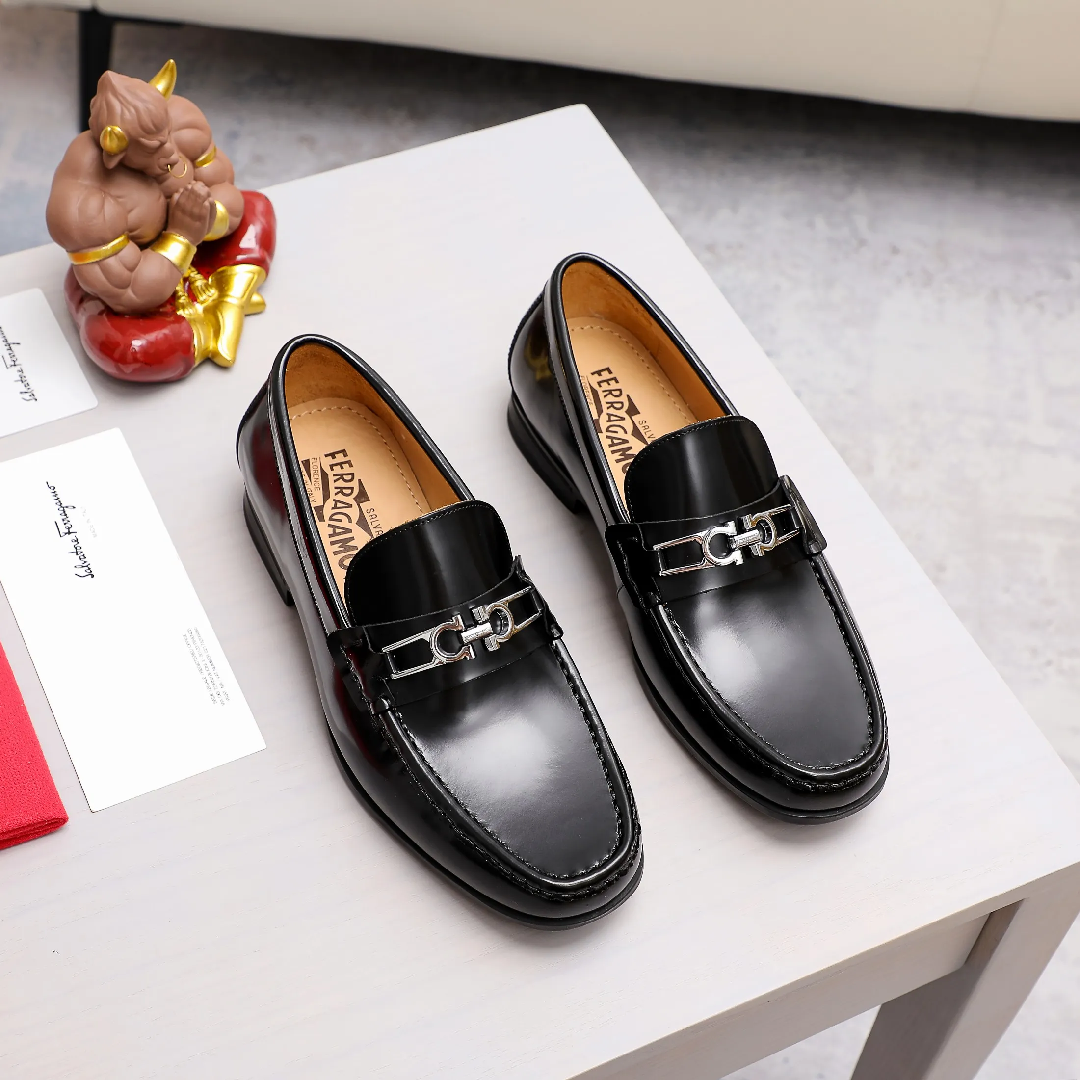 Men's clothing and shoes 💰460 🔥Ferragamo's new men's casual slip-on shoes🇨🇳Official website original 1:1 mold opening, original quality💯Fine workmanship, high-end luxury☘The upper is made of imported Italian first-layer cowhide🌴Luxury🐂leather lining🍓Rubber wear-resistant and non-slip outsole, breathable and comfortable to wear🍍The first choice for high-end men, black, size 38-45